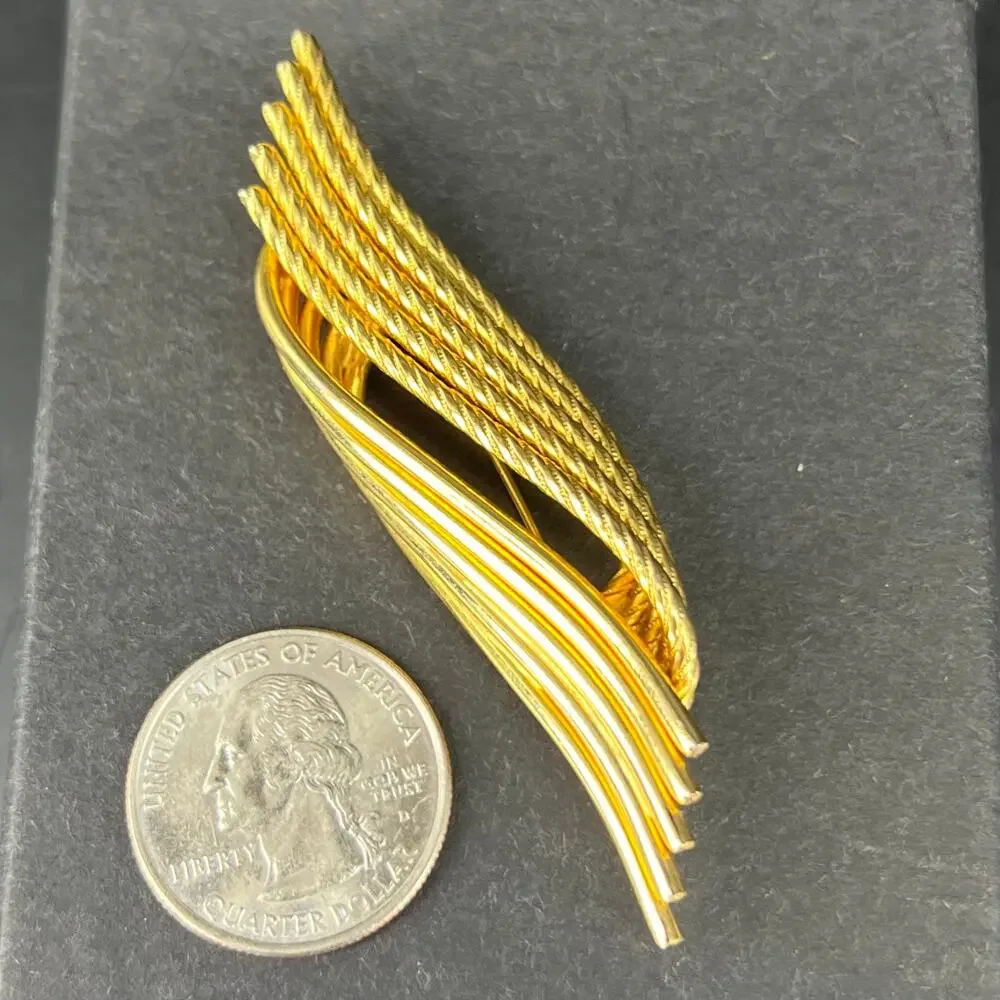 Vintage KRAMER OF NEW YORK Brooch Gold Tone Modernist Rope Abstract